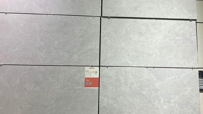 抛光砖客厅清洁保养，告别污渍困扰**